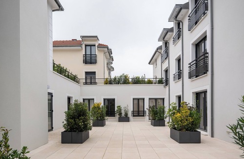 Le Bourget Apartment | LA VILLA Le Bourget Paris Parc des Expos