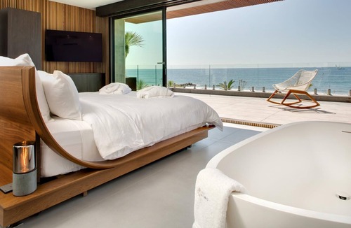 Frontignan Hotel | La Villa Miramar