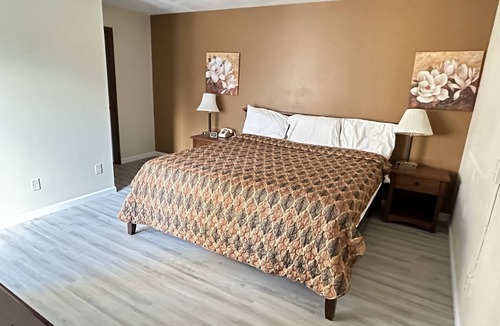 Winthrop Harbor Hotel | LA VILLA MOTEL