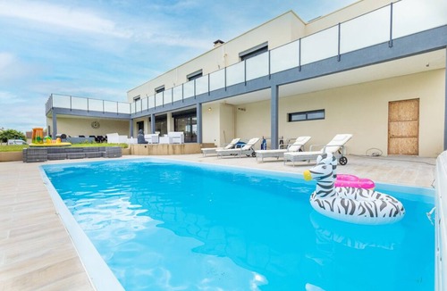 Nibelle Villa | La Villa Nibelle by Idylliq - 400m² Piscine, SPA et Cinéma