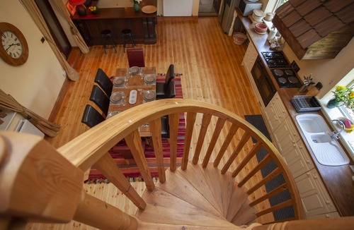 Olveston Villa | "La Villa Olli"-Natural Pool & Hot Tub