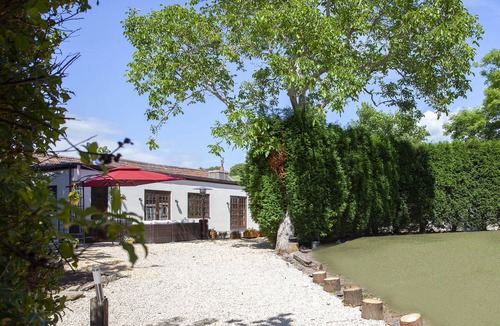 Olveston Villa | "La Villa Olli"-Natural Pool & Hot Tub