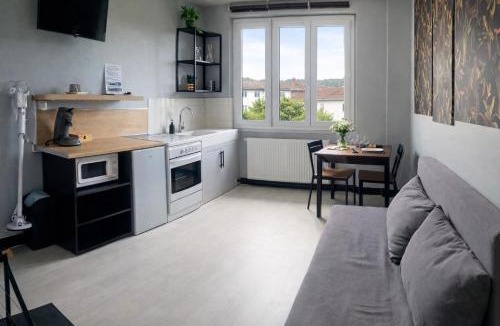 Royat Apartment | La Villa Pauze