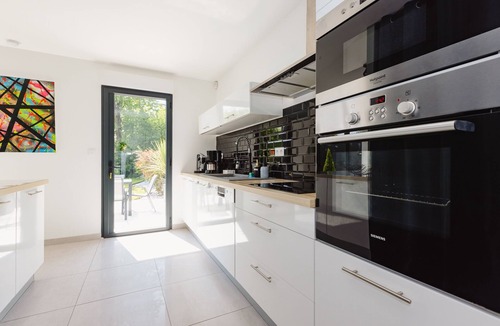 Orgeres House | La Villa Pop & Steel - maison avec 4 chambres