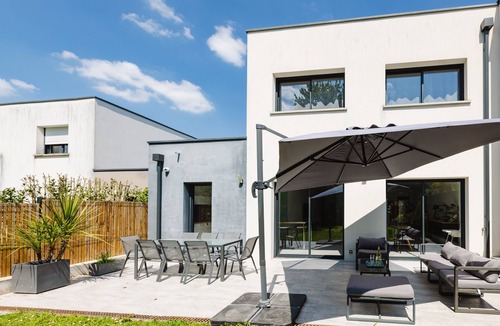 Orgeres House | La Villa Pop & Steel - maison avec 4 chambres