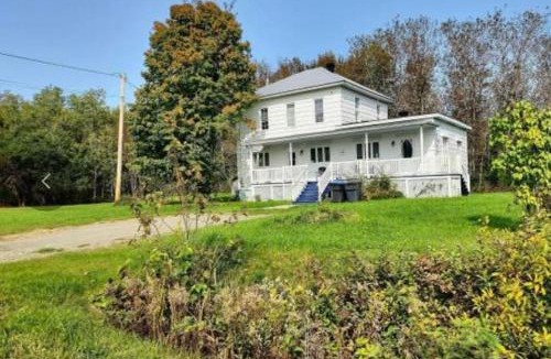 Saint-Juste-du-Lac House | La Villa Rustique