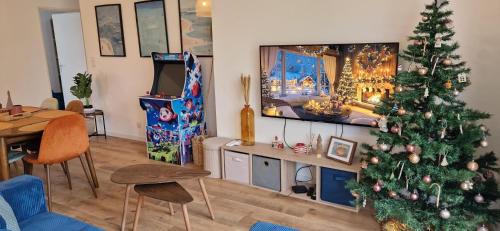 Saint-Laurent-de-Medoc Villa | La Villa Rivière & SPA