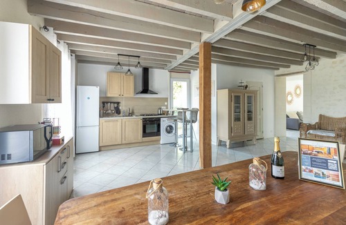 Thesee House | La Villa Romaine