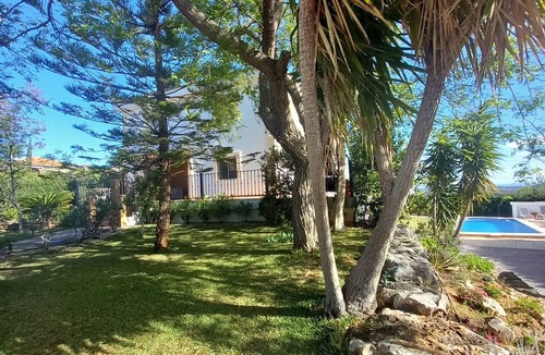 Turis Villa | La Villa Rosa