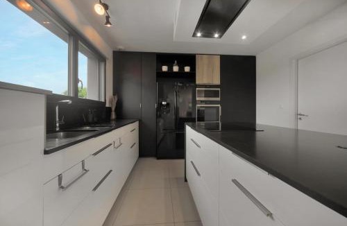 Sainghin-en-Melantois House | La Villa Sainghin - Piscine et Jacuzzi Privé