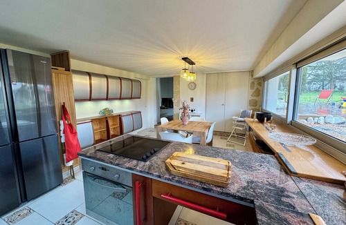Belleville-sur-Vie Villa | La Villa - Swimming pool - Billiards