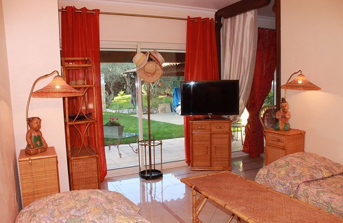 Antibes Bed & Breakfast | La Villa Topi