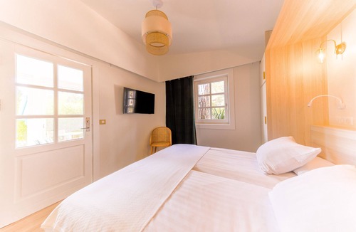 Aubais Hotel | La Villa Vicha, The Originals Relais