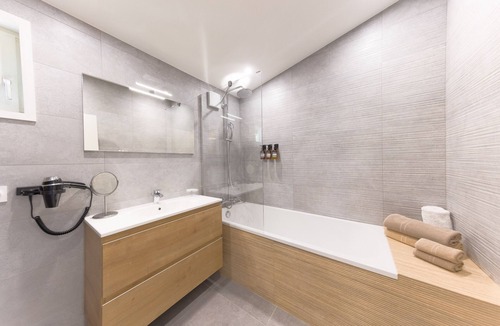 Aubais Hotel | La Villa Vicha, The Originals Relais