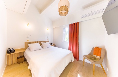 Aubais Hotel | La Villa Vicha, The Originals Relais