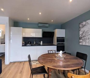 Riorges Villa | La Villa Voie Verte