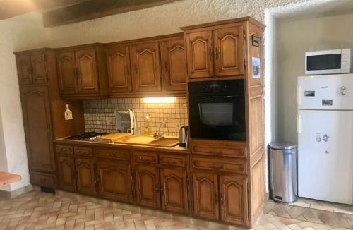 La Croix-Hellean House | La Ville de Mainguy