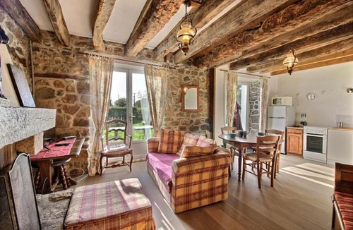 Plouagat House | La Ville Neuve Maros