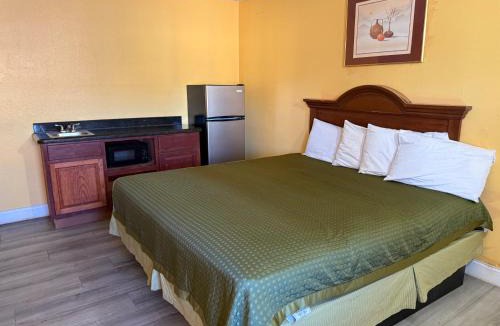 Clovis Hotel | La Vista Inn