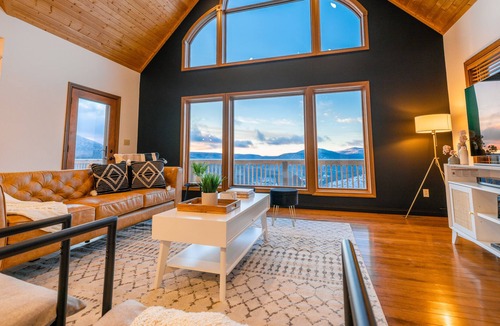 Mountain Base Cabin | La Vista - snowshoe, WV