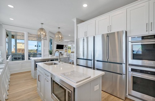 Oak Island House | La Vita Bella: Spacious 9-BR oceanfront home in Oak Island, perfect for large groups!