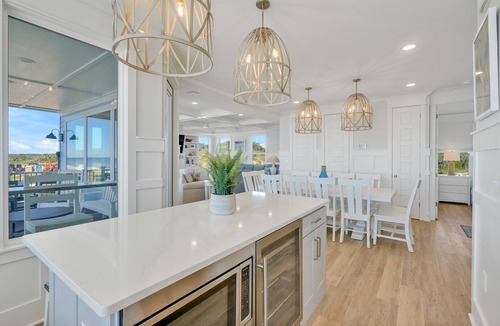 Oak Island House | La Vita Bella: Spacious 9-BR oceanfront home in Oak Island, perfect for large groups!