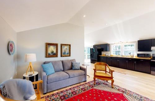 Waldoboro Apartment | La Vita Semplice