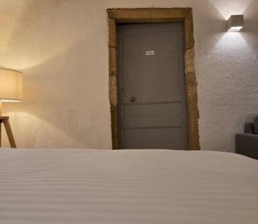 Saint-Saturnin House | La Voûte Noble