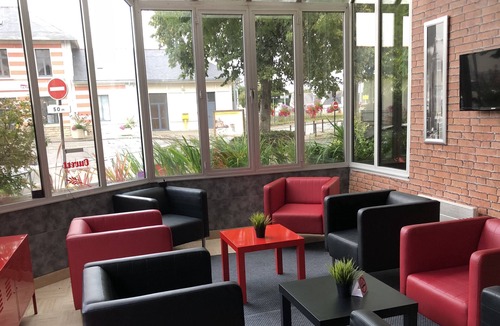 Rosporden Hotel | La Voile Rouge