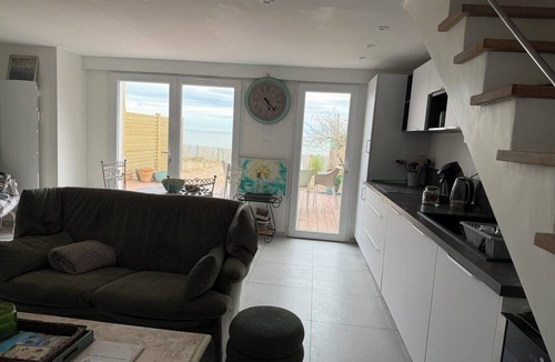 Barbatre House | La voile verte - A stopover with your feet in the water