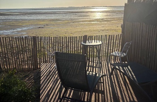 Barbatre House | La voile verte - A stopover with your feet in the water