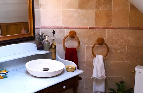 Saint-Remy-la-Varenne Bed & Breakfast | La volante Bouilloire Guest Room Between Angers and Saumur