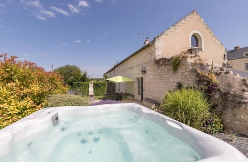 Lerne House | LA VOLIERE du Jardin des Oiseaux 3* with SPA and view of the Birds!