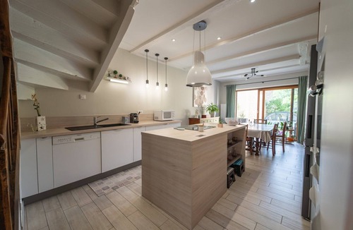 Vivonne House | La Vonne: swimming pool and river access
