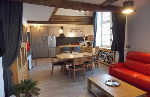 Commercy House | La Vue De Château