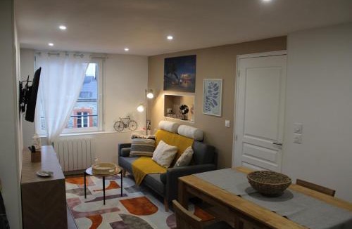 Tourlaville Apartment | La vue des toits