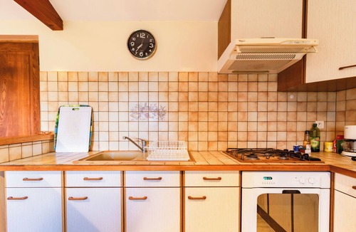 Saint-Perdoux House | La Vue Verdoyante - ideal for 2 adults & 2 children - 9 km from Figeac