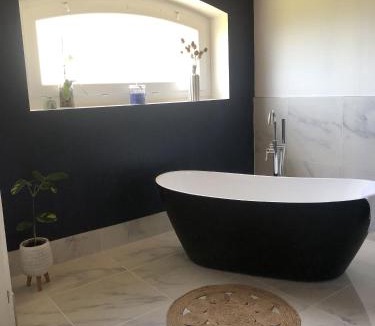 Garganvillar Bed & Breakfast | Labastilac chambre plume