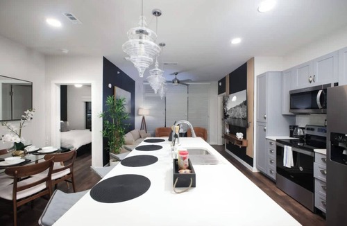 Southtown Condo | Labor by Stylish Stays