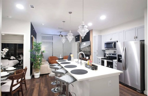 Southtown Condo | Labor by Stylish Stays