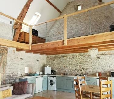 Meyronne House | Laborie