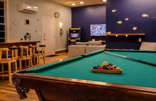 Hope Mills House | Labrador Lake with FirePit and Billiards