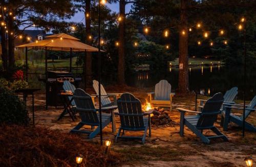 Hope Mills House | Labrador Lake with FirePit and Billiards