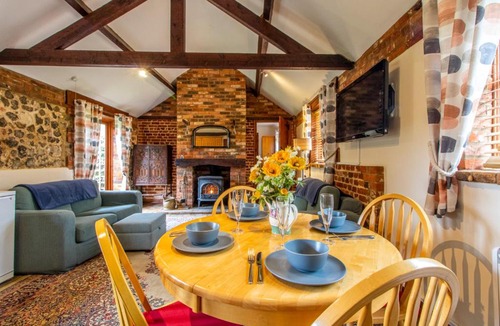 Tunstead House | Laburnum Holiday Cottage