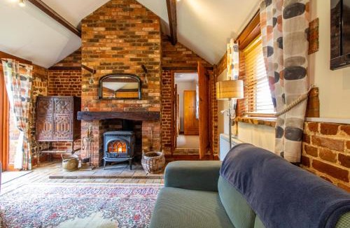 Tunstead House | Laburnum Holiday Cottage