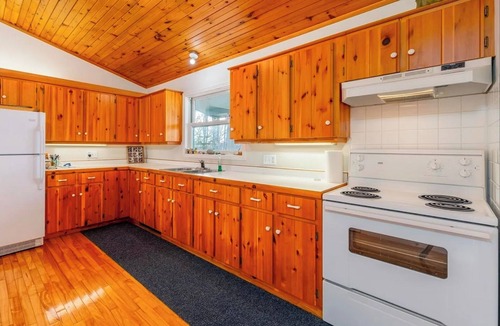 Yarmouth County House | Lac a pic Lake retreat