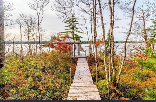 Yarmouth County House | Lac a pic Lake retreat