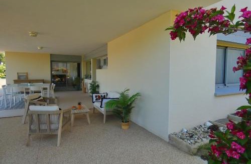 Bilieu Apartment | LAC CASA 60' Retro charm by the lake