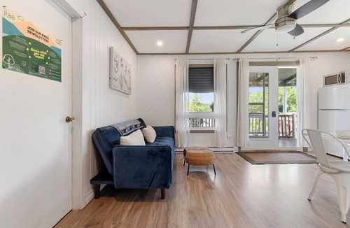 Northfield Cottage | Lac Heney 3BR w/Boat Launch Fishing-Friendly Cozy & Updated