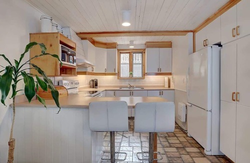 Mansonville Ski Chalet | Lac Memphremagog Waterfront - Spa - Le Mimosa